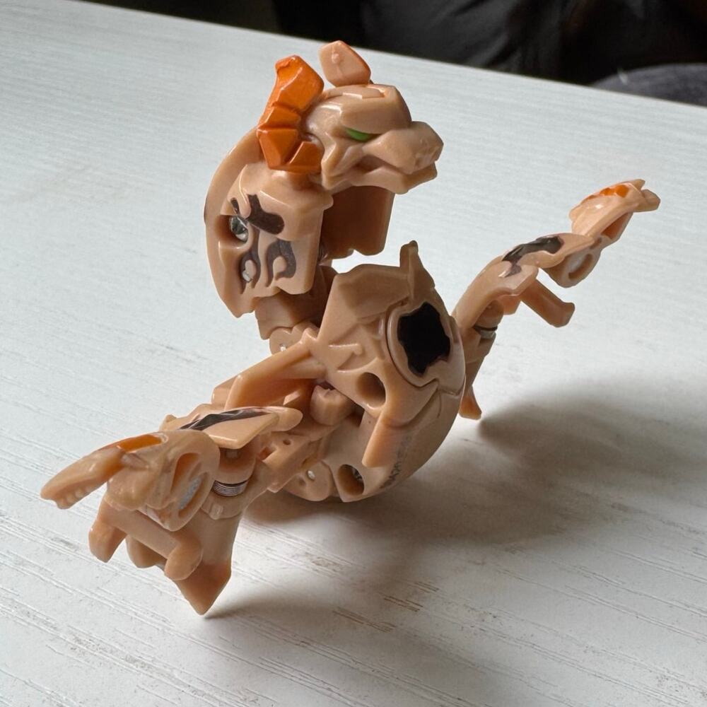 Bakugan Gundalian Invaders Subterra Sabator Tan DNA 800G